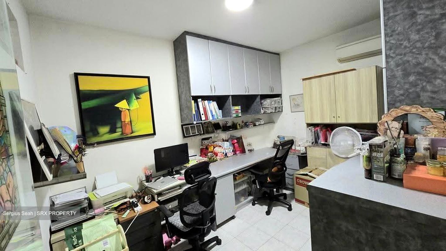 Golden Rise Estate (D21), Terrace #622509981